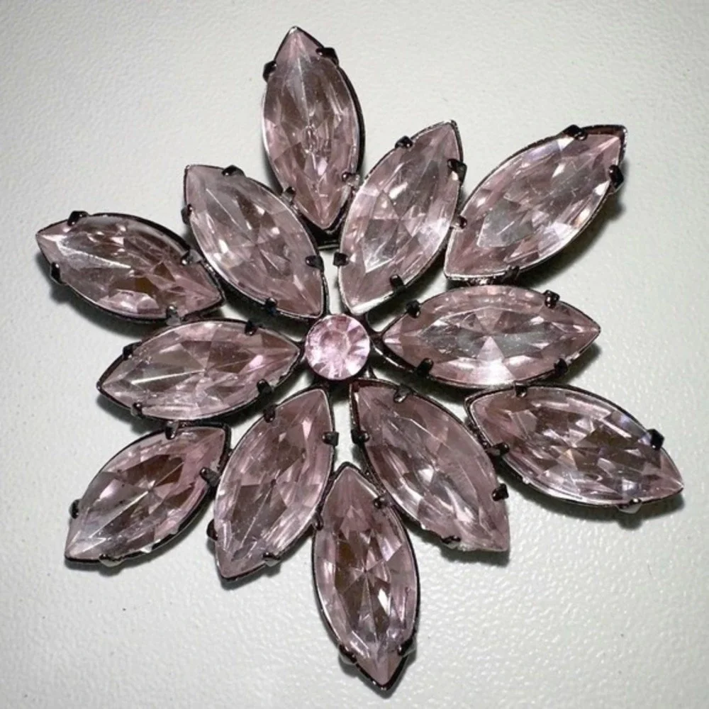 Vintage Pink Marquise Rhinestone Sunburst Brooch Gunmetal Tone‎ Flower Pin J-01